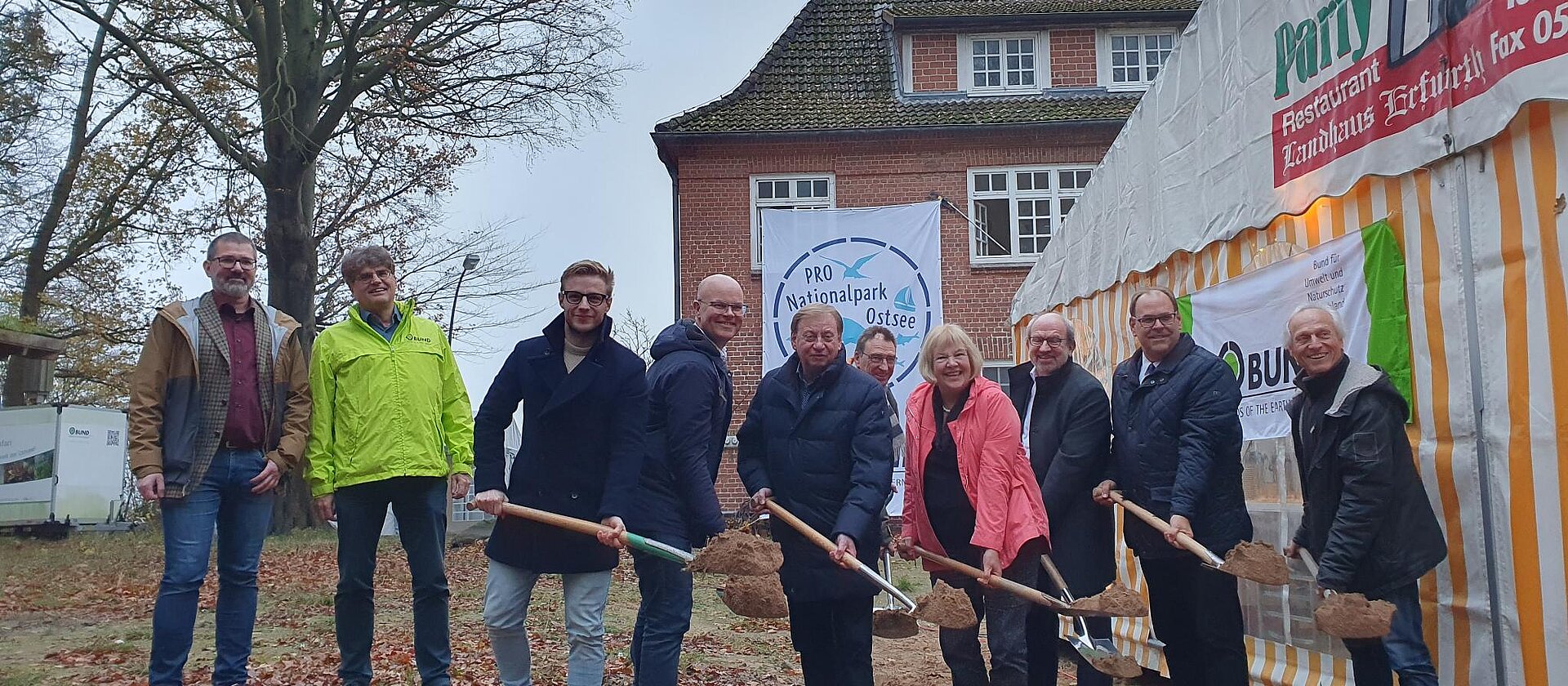 Spatenstich zum Ausbau des BUND-Umwelthaus Neustadt